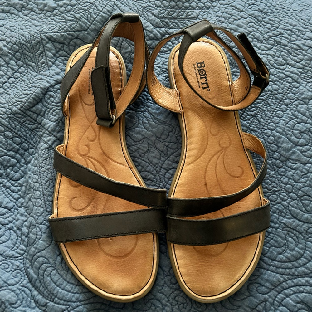 Women’s size 11 black leather sandal